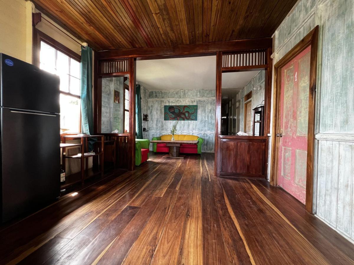 Hostel Old Bocasso Bocas del Toro Zewnętrze zdjęcie